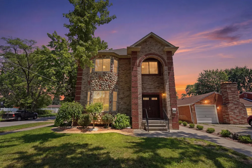 8336 Nightingale Street Dearborn Heights, MI 48127