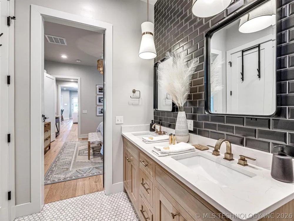 82 Pistache Lane Carlton Landing, OK 74432