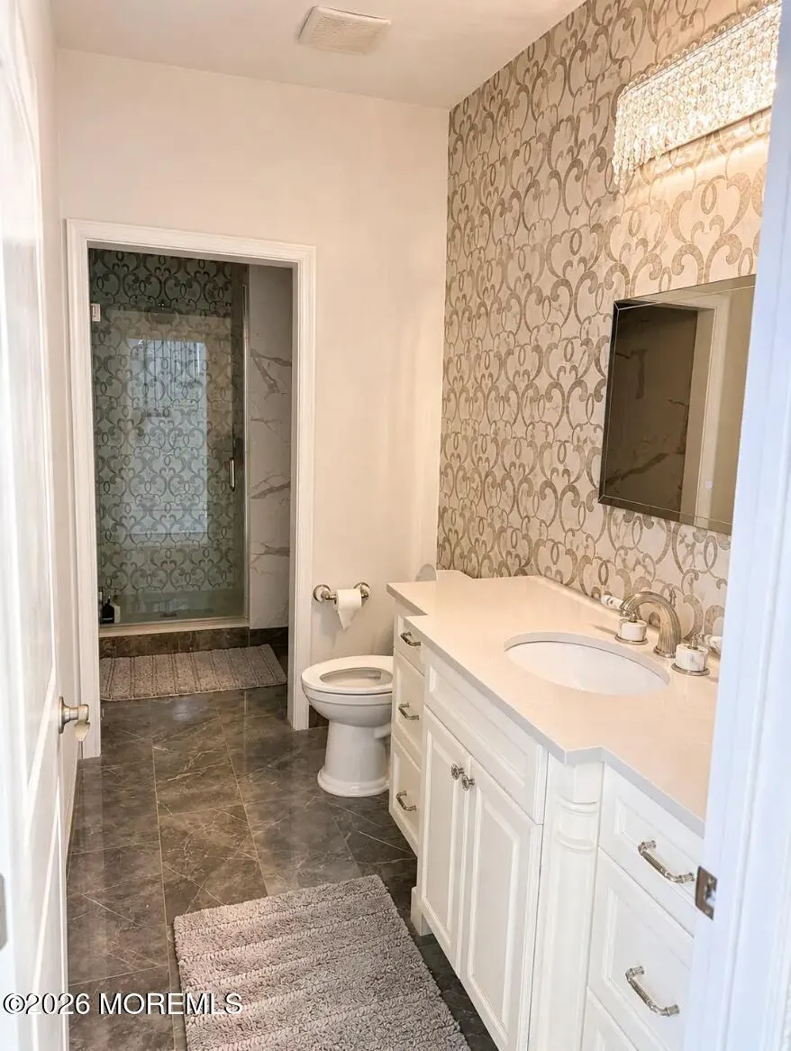 5 Hemlock Lane Holmdel, NJ 07733