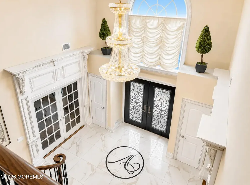 5 Hemlock Lane Holmdel, NJ 07733