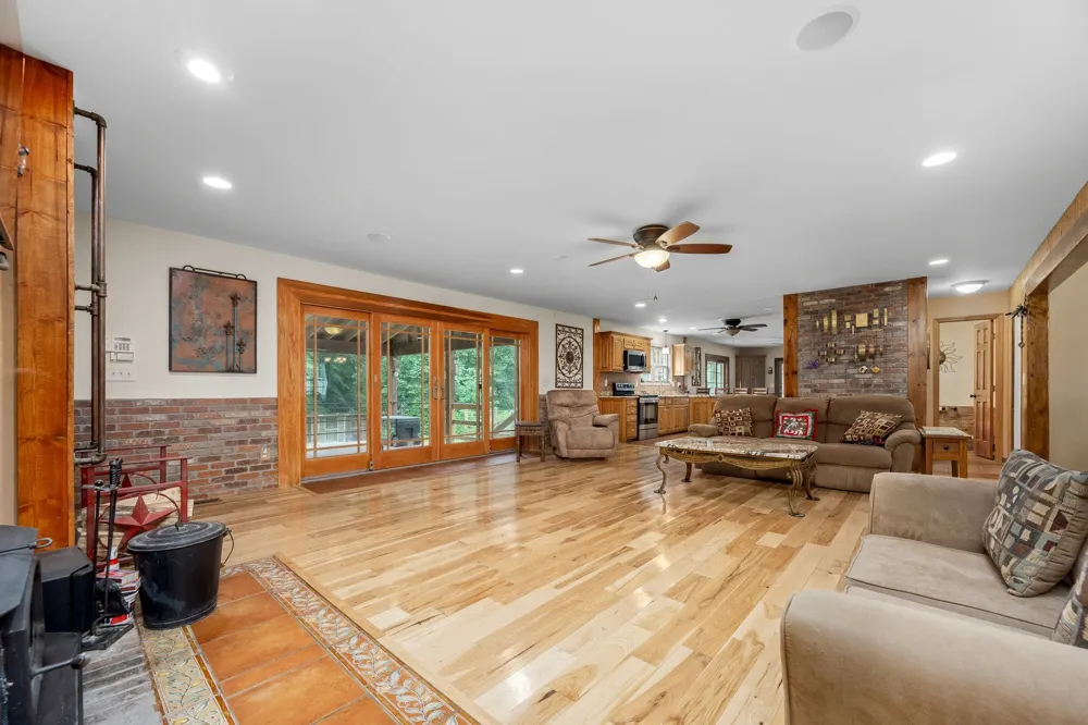 745 UNION RIDGE ROAD Wartrace, TN 37183