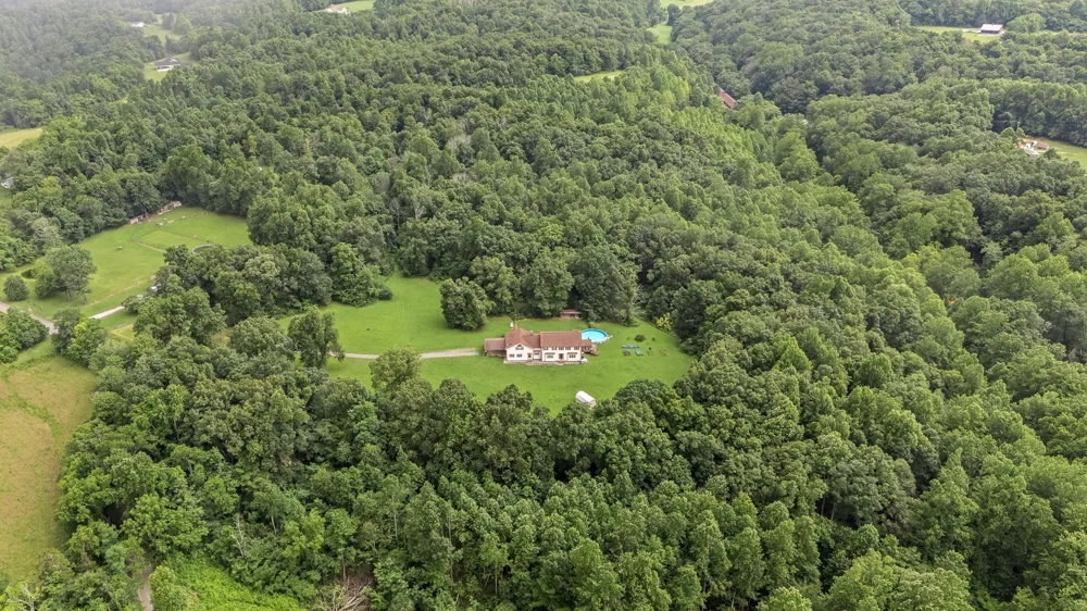 745 UNION RIDGE ROAD Wartrace, TN 37183