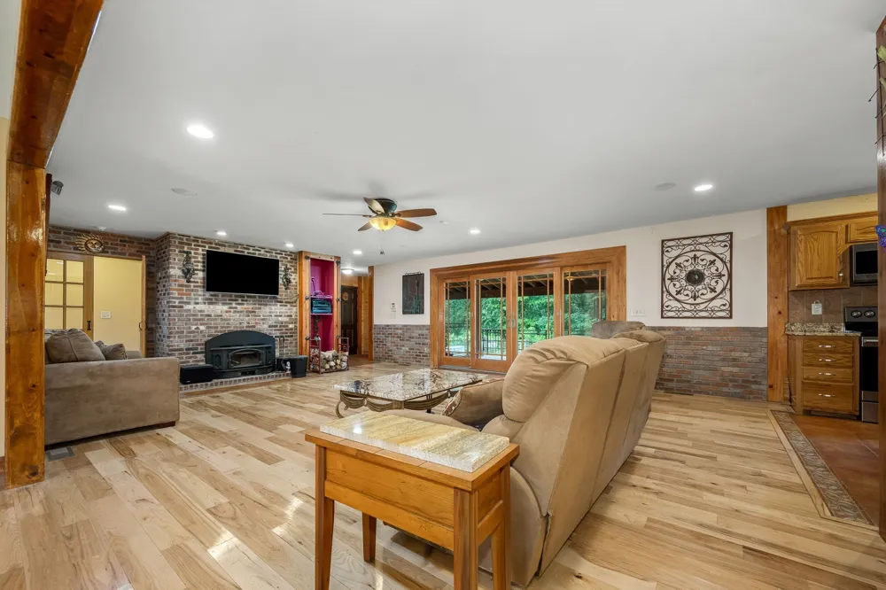 745 UNION RIDGE ROAD Wartrace, TN 37183