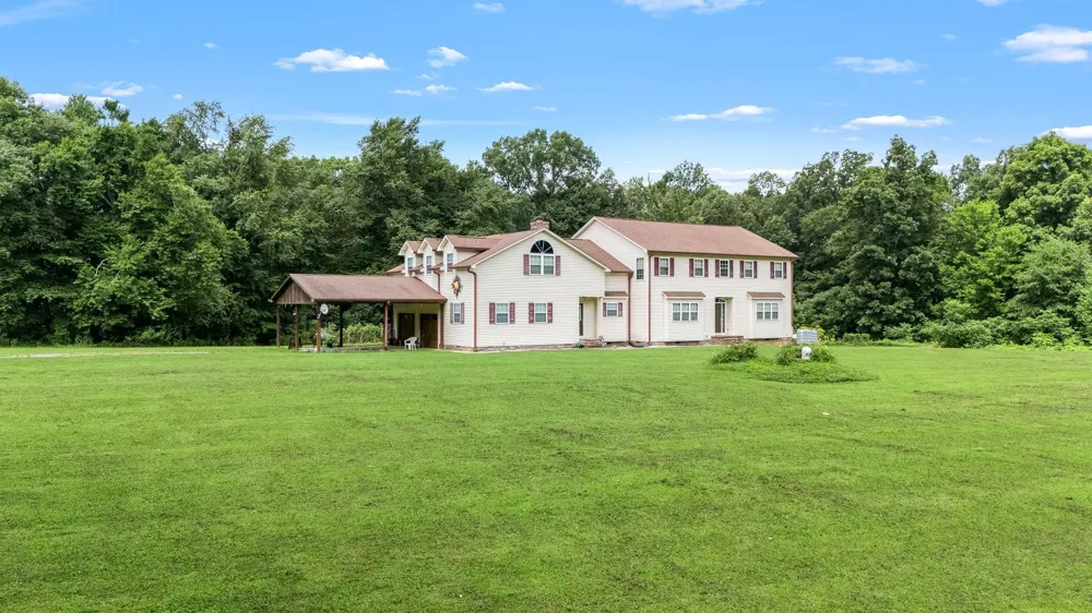 745 UNION RIDGE ROAD Wartrace, TN 37183