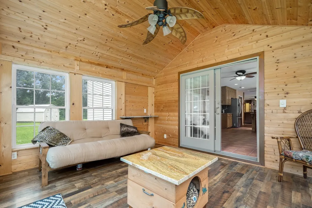 745 UNION RIDGE ROAD Wartrace, TN 37183