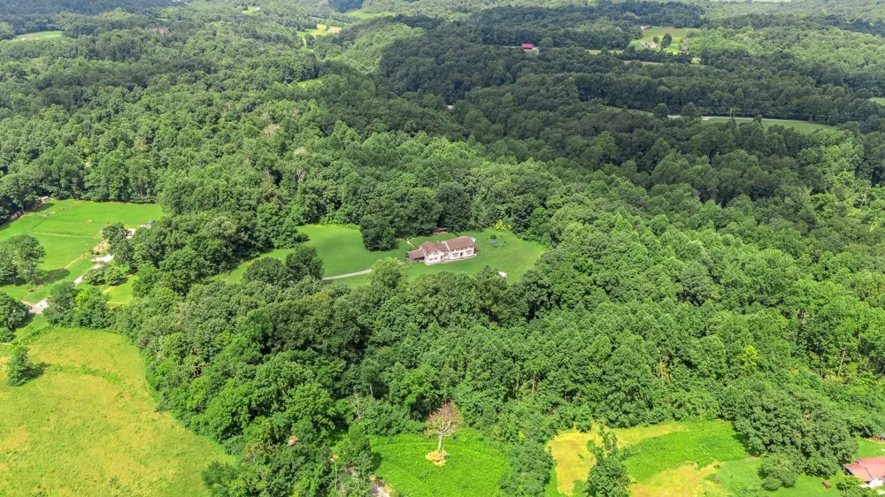 745 UNION RIDGE ROAD Wartrace, TN 37183