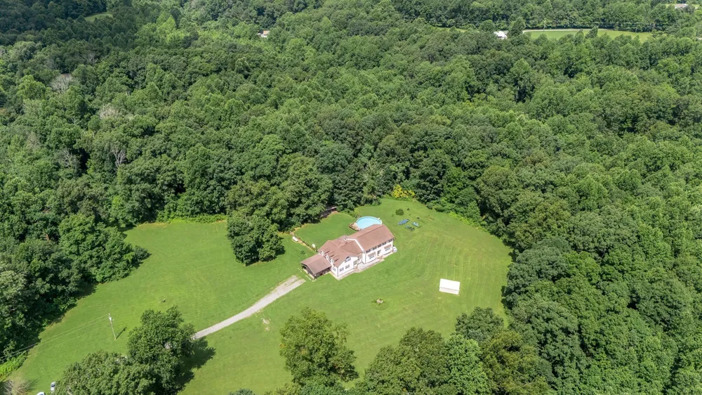 745 UNION RIDGE ROAD Wartrace, TN 37183