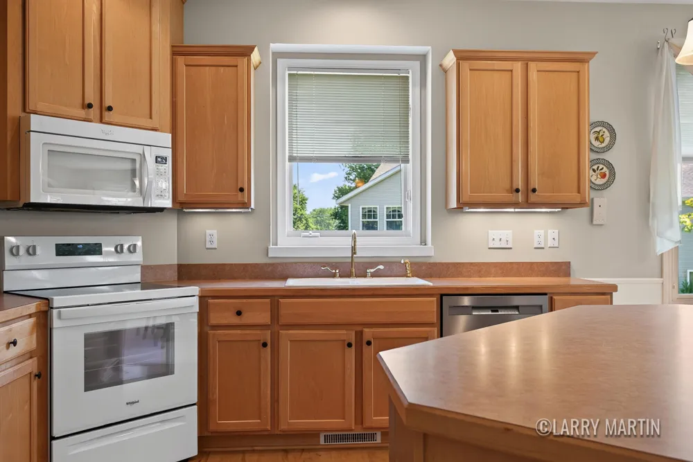6010 Heritage Meadow Drive Laketown Township, MI 49423
