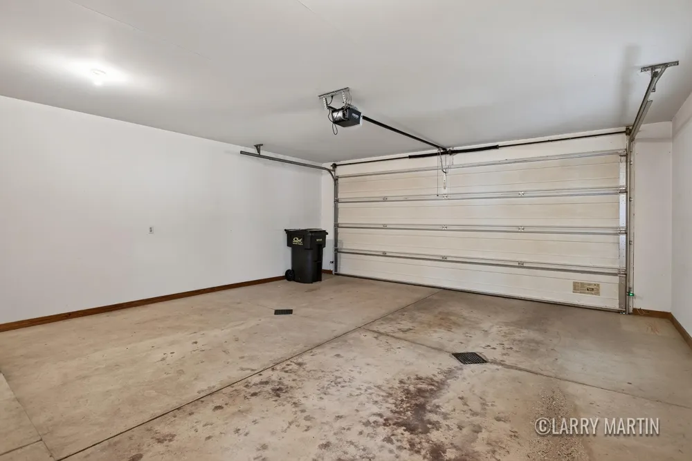 6010 Heritage Meadow Drive Laketown Township, MI 49423
