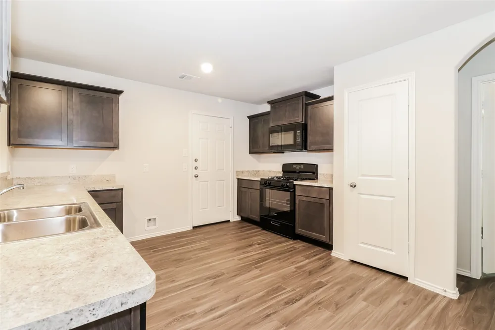 432 Woodhouse Way Everman, TX 76140