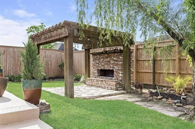 101 Sir Cameron Lumberton, TX 77657