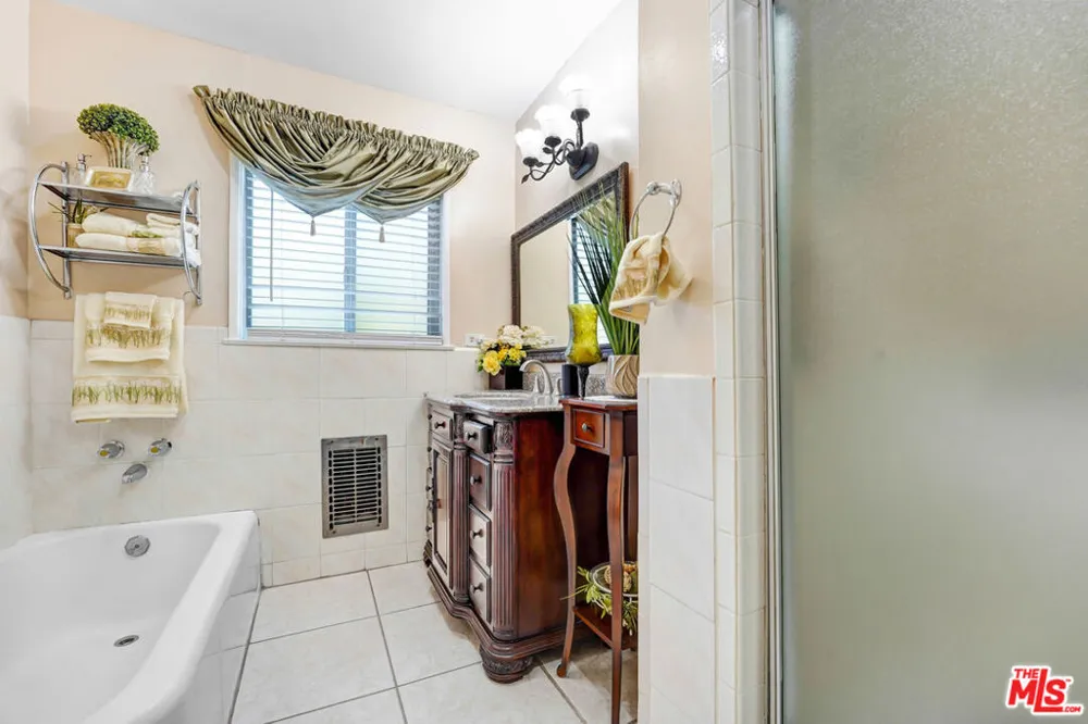 7523 Ontario Street Burbank, CA 91504