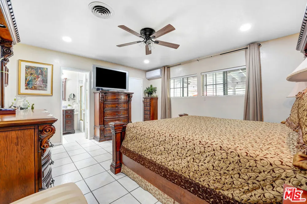 7523 Ontario Street Burbank, CA 91504