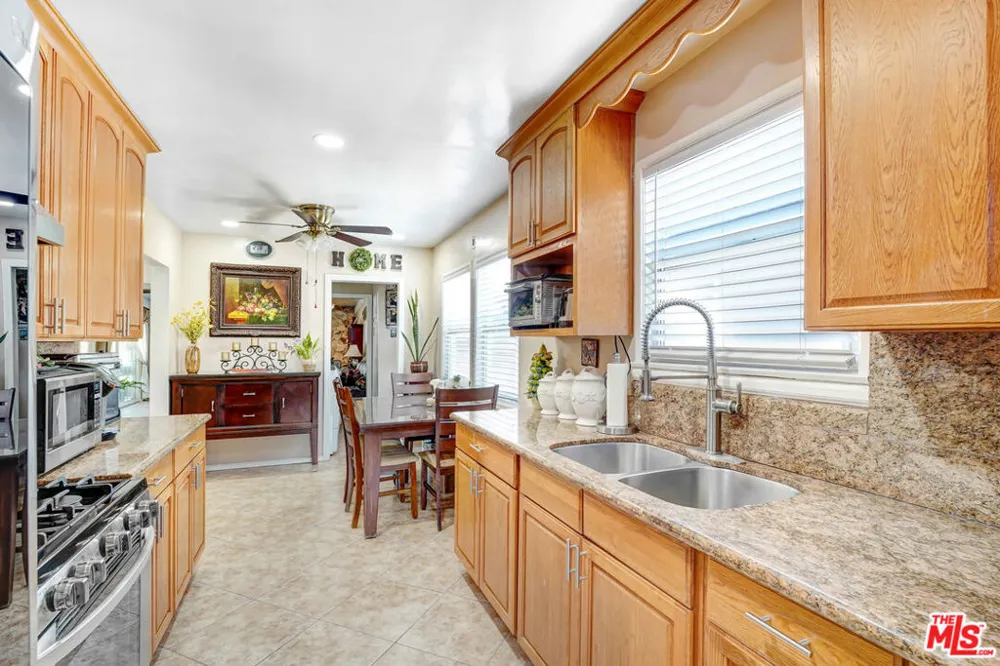 7523 Ontario Street Burbank, CA 91504
