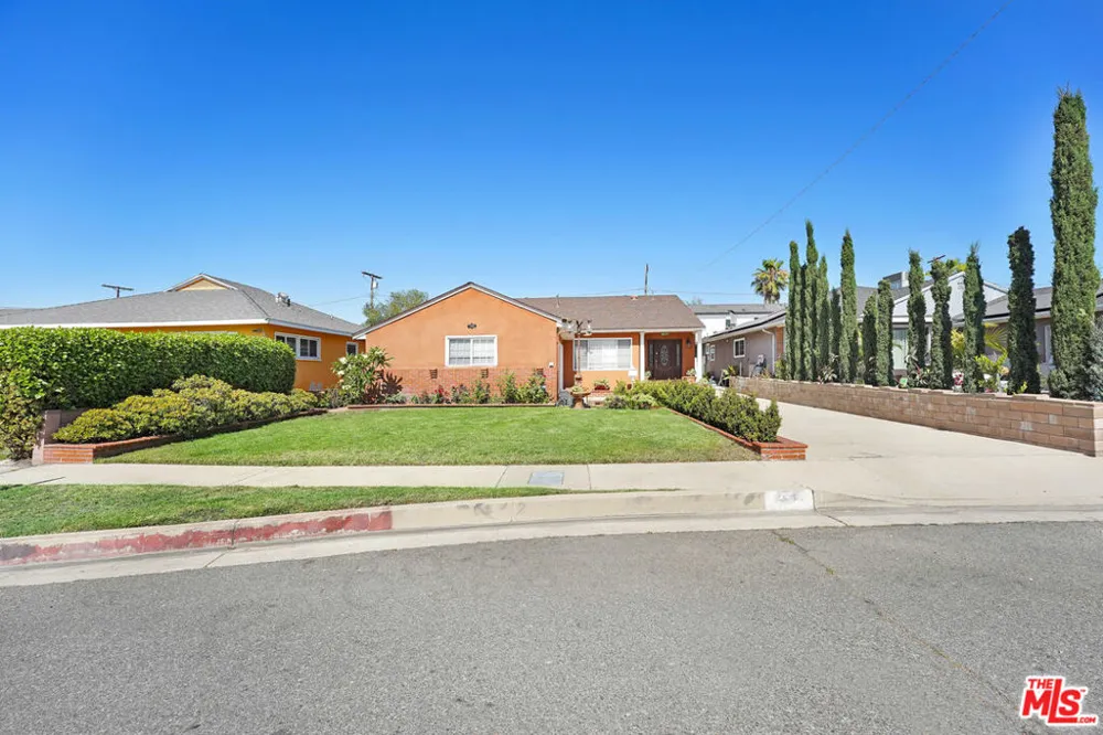 7523 Ontario Street Burbank, CA 91504