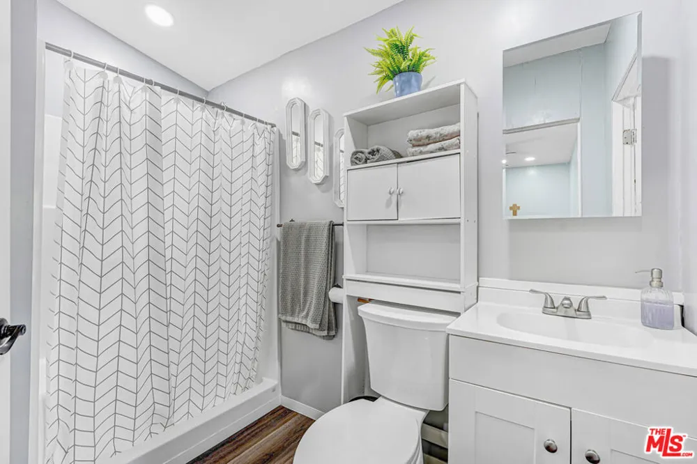 7523 Ontario Street Burbank, CA 91504