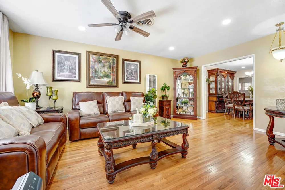7523 Ontario Street Burbank, CA 91504