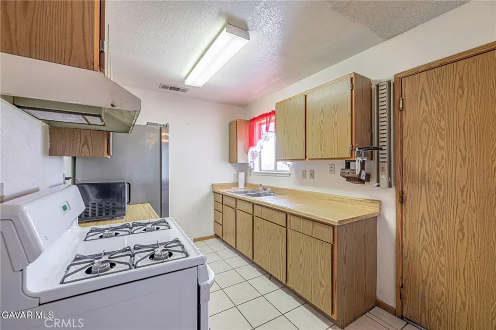 8119 Walpole Avenue California City, CA 93505