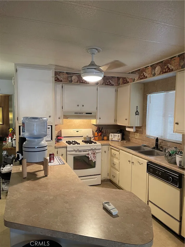 1431 Bella Vista Hemet, CA 92543