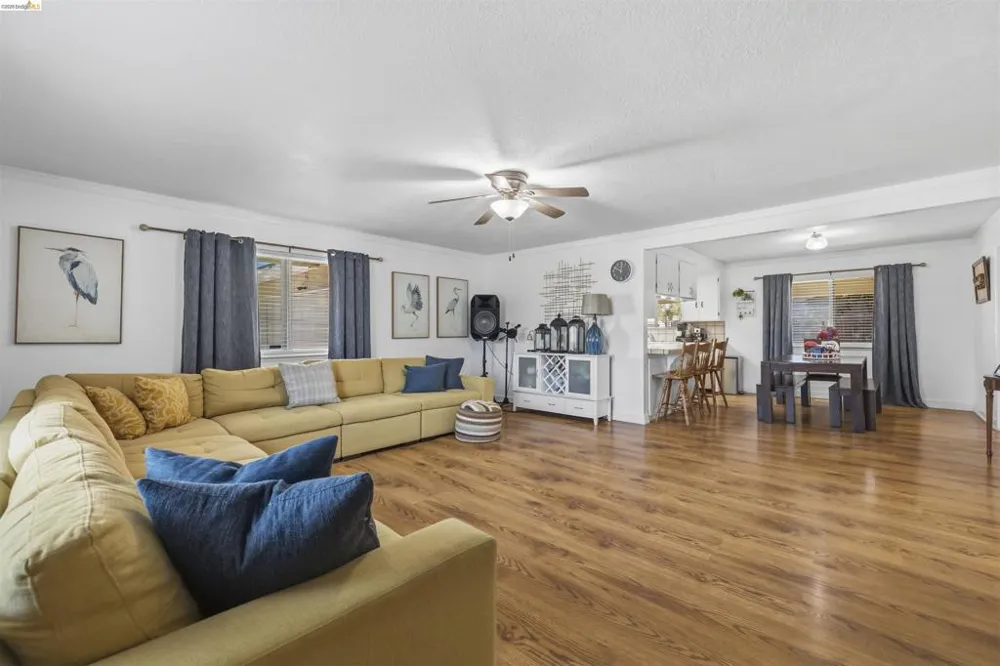 1042 Walnut St Oakdale, CA 95361