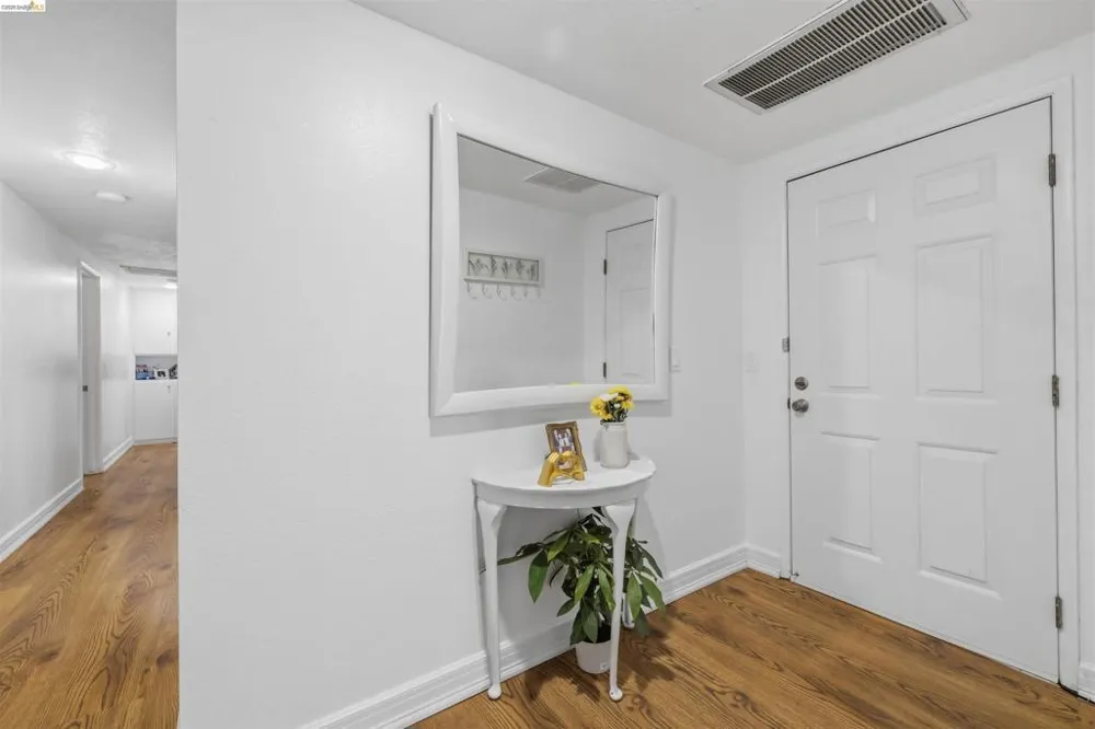 1042 Walnut St Oakdale, CA 95361
