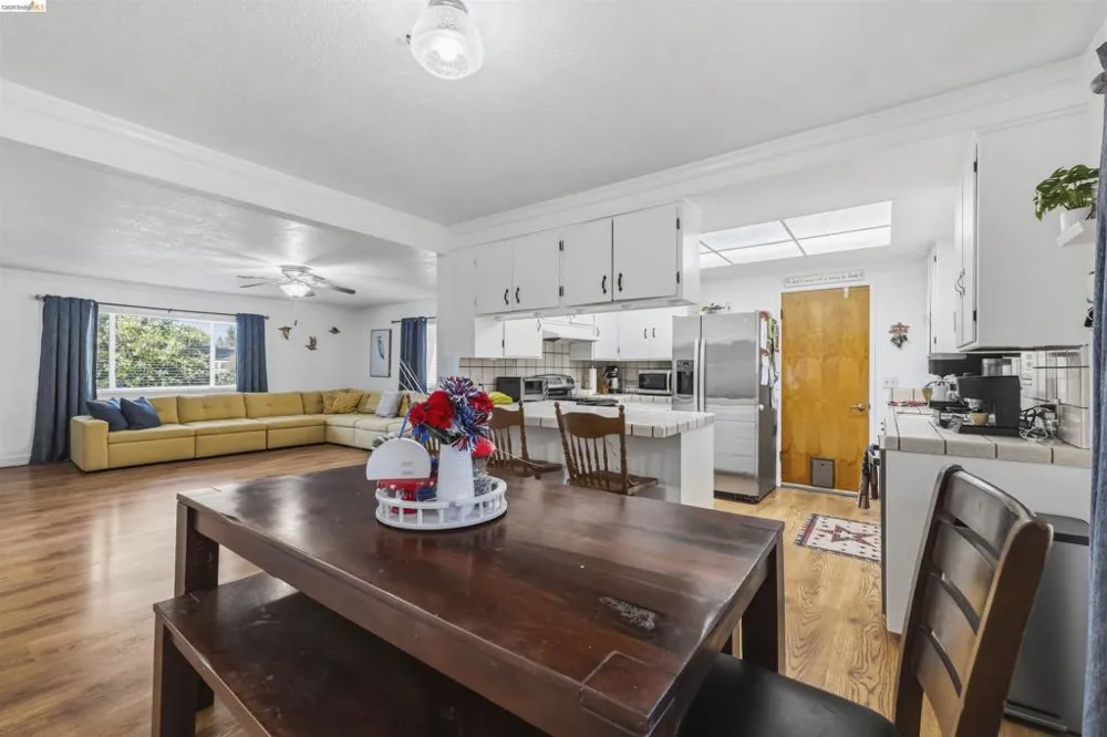 1042 Walnut St Oakdale, CA 95361
