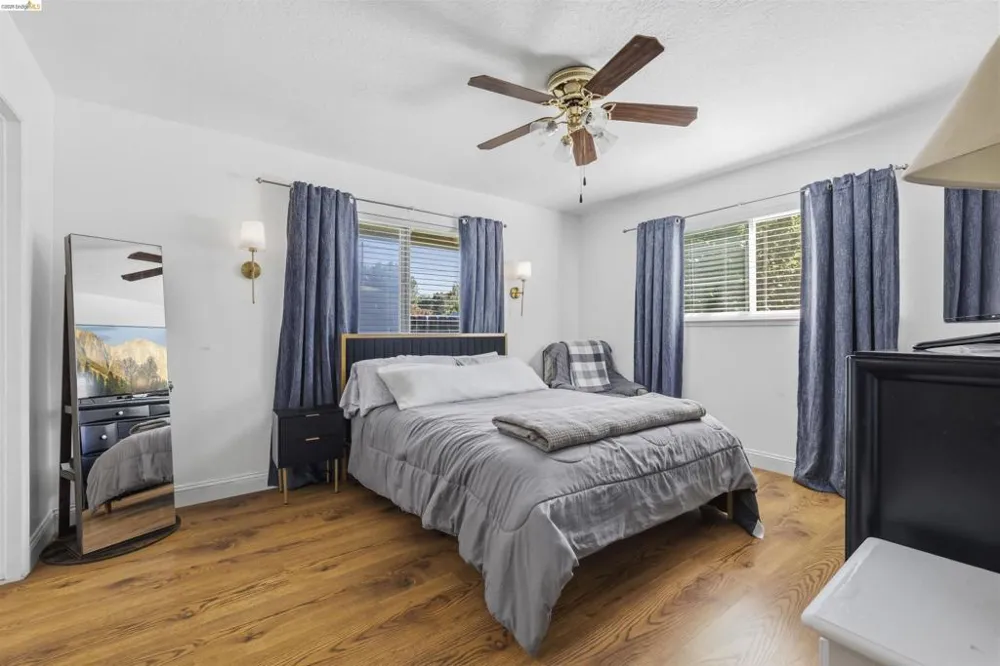 1042 Walnut St Oakdale, CA 95361