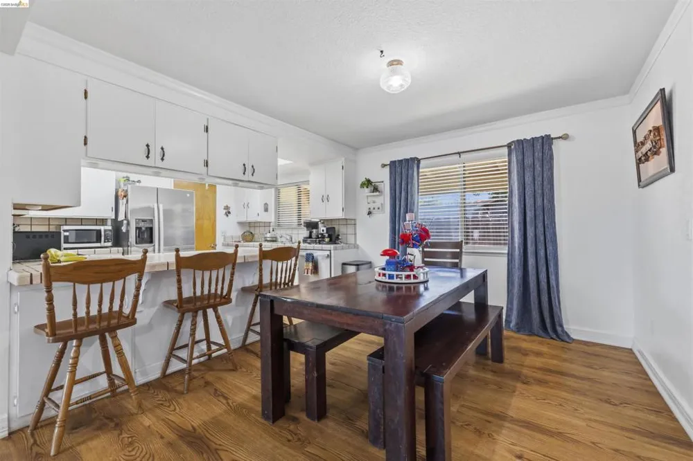 1042 Walnut St Oakdale, CA 95361