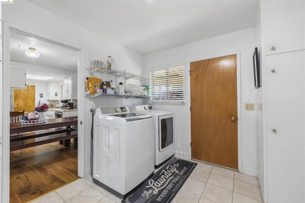 1042 Walnut St Oakdale, CA 95361