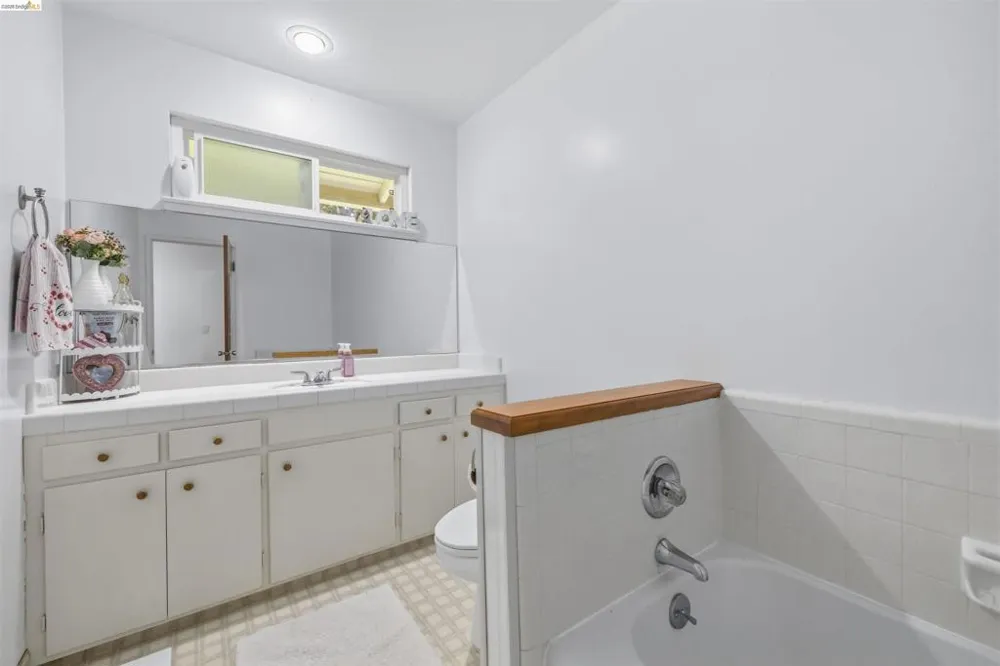 1042 Walnut St Oakdale, CA 95361