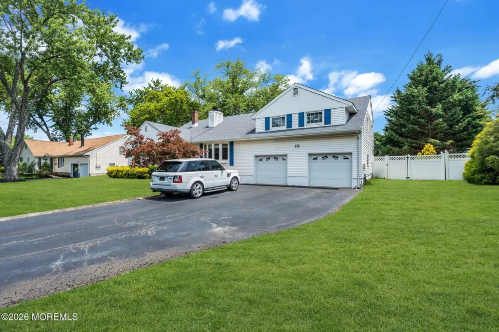 10 Homestead Place Holmdel, NJ 07733
