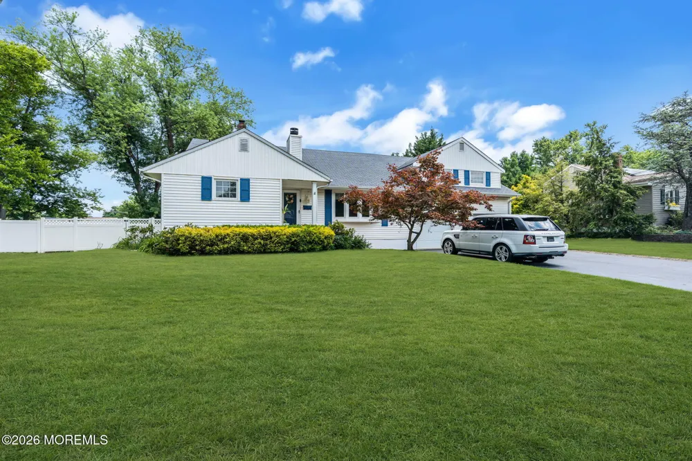 10 Homestead Place Holmdel, NJ 07733