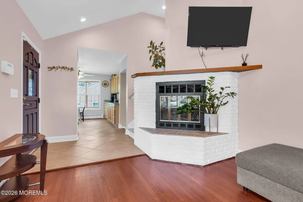 10 Homestead Place Holmdel, NJ 07733