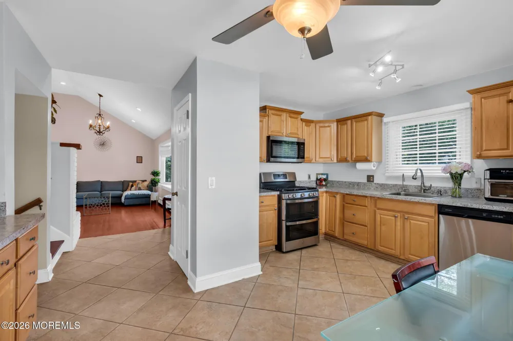 10 Homestead Place Holmdel, NJ 07733