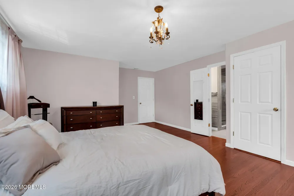 10 Homestead Place Holmdel, NJ 07733