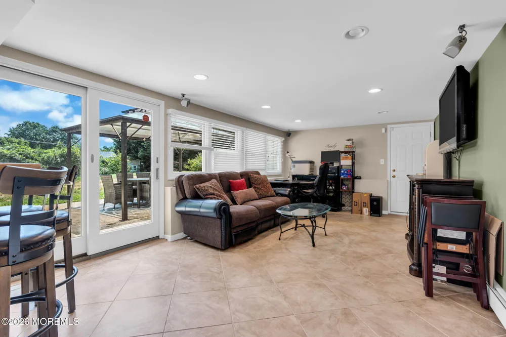 10 Homestead Place Holmdel, NJ 07733