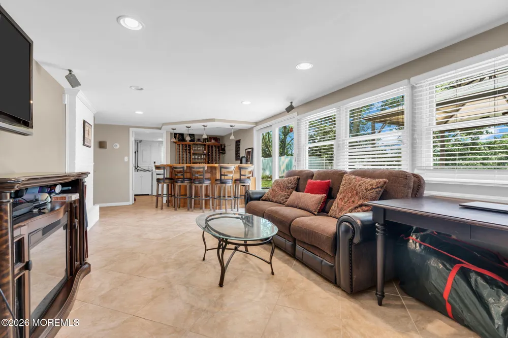 10 Homestead Place Holmdel, NJ 07733