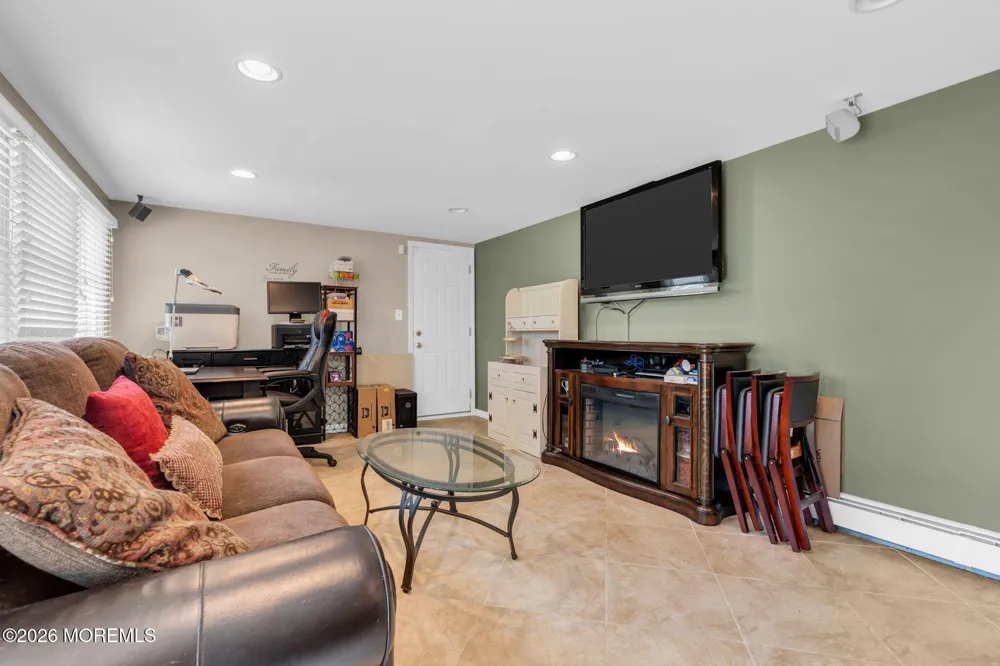 10 Homestead Place Holmdel, NJ 07733