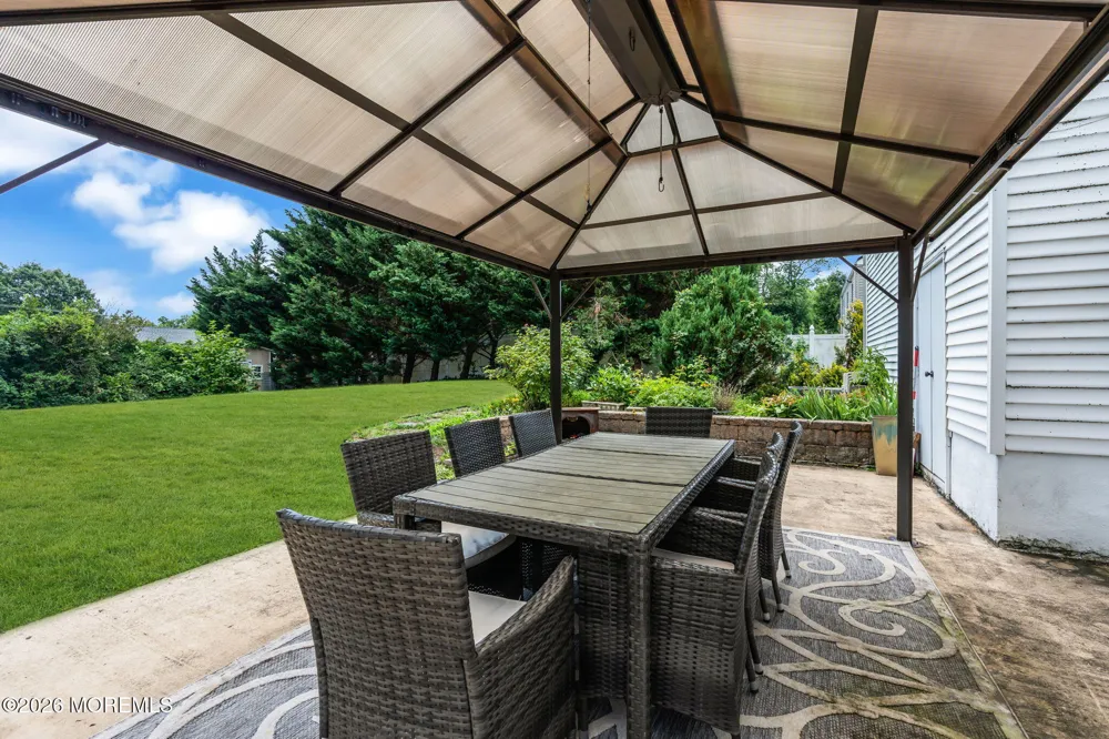 10 Homestead Place Holmdel, NJ 07733