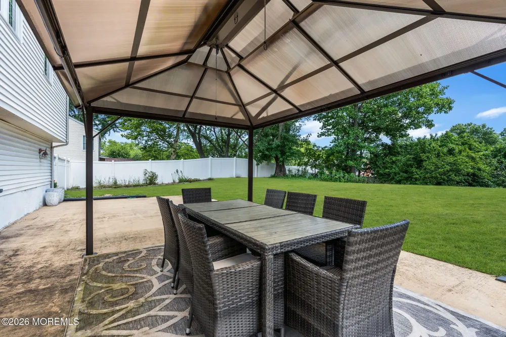 10 Homestead Place Holmdel, NJ 07733