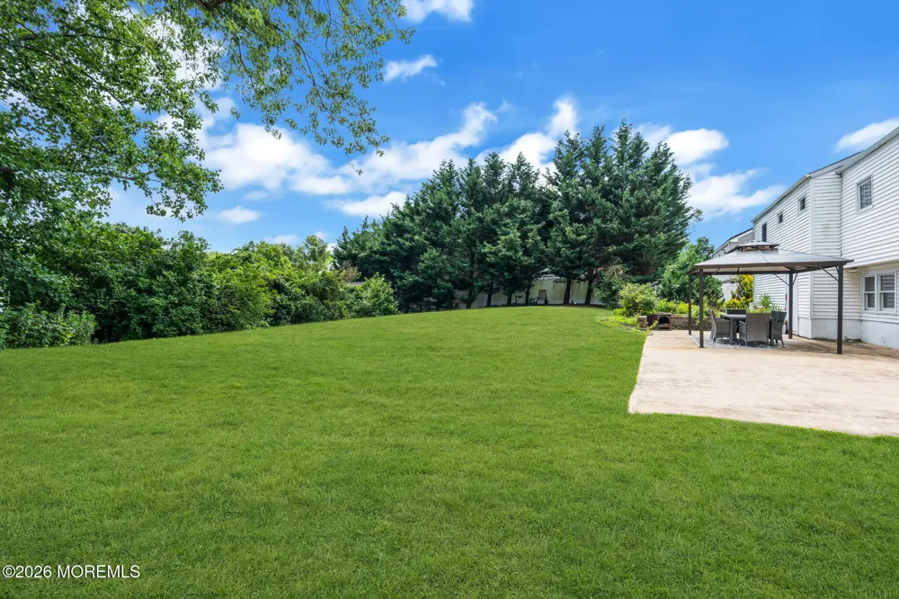 10 Homestead Place Holmdel, NJ 07733