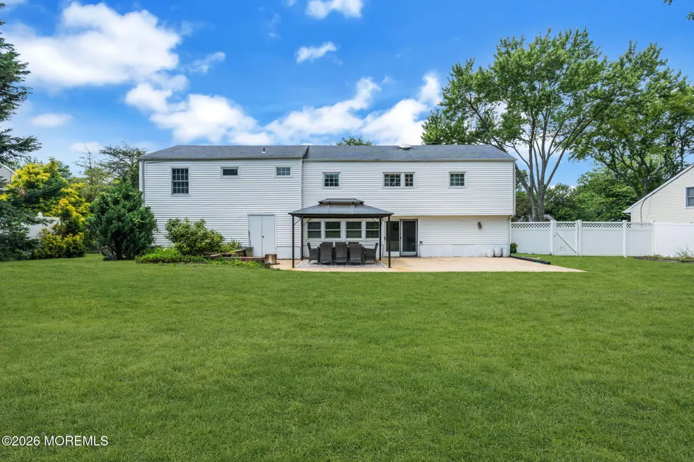 10 Homestead Place Holmdel, NJ 07733