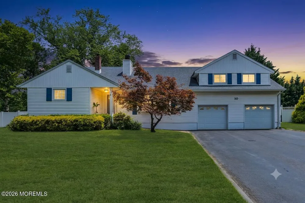 10 Homestead Place Holmdel, NJ 07733
