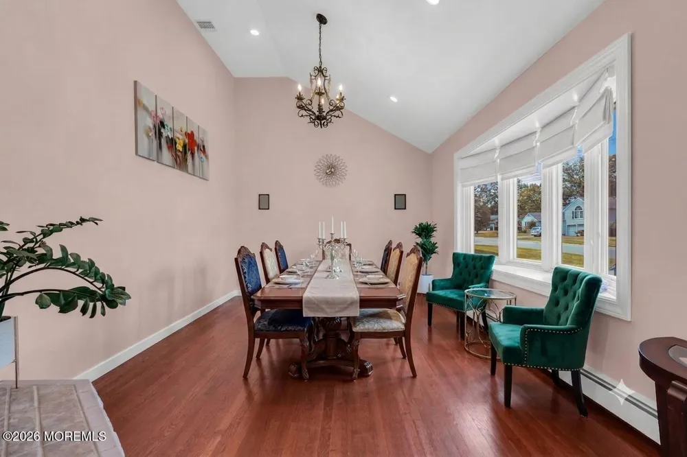 10 Homestead Place Holmdel, NJ 07733