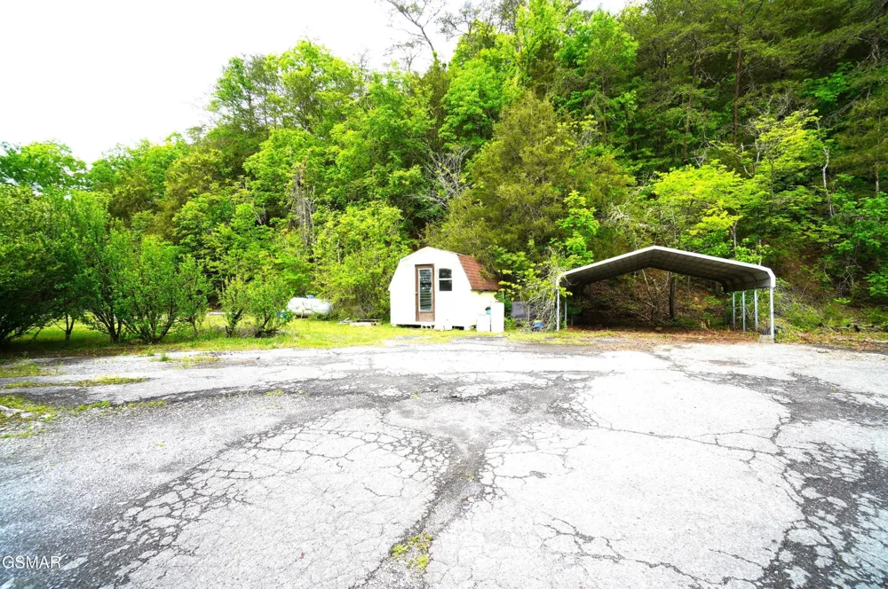 680 Hale Brook Road Newport, TN 37821