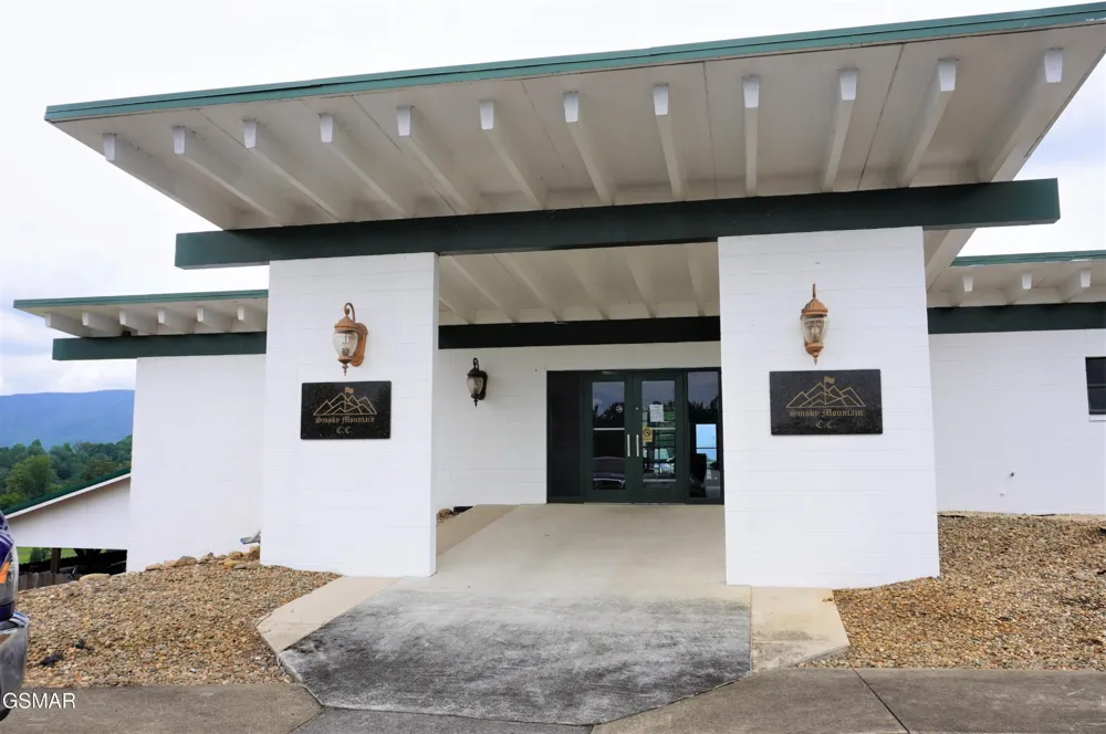 12 Golf Course Road Newport, TN 37821