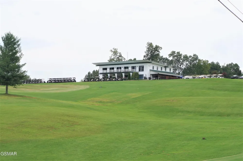 12 Golf Course Road Newport, TN 37821