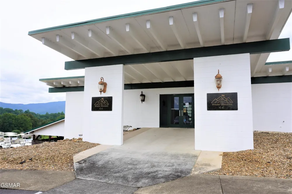 12 Golf Course Road Newport, TN 37821