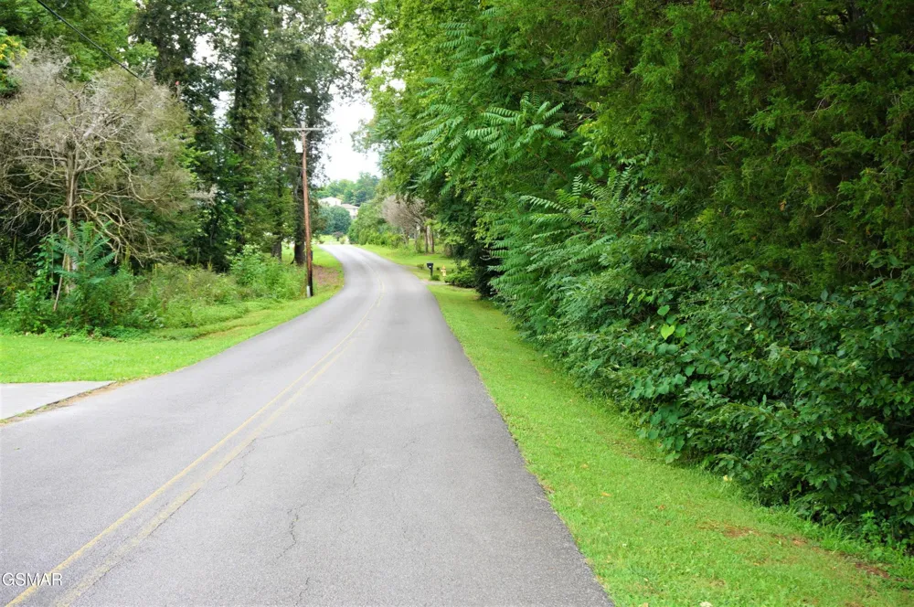 12 Golf Course Road Newport, TN 37821