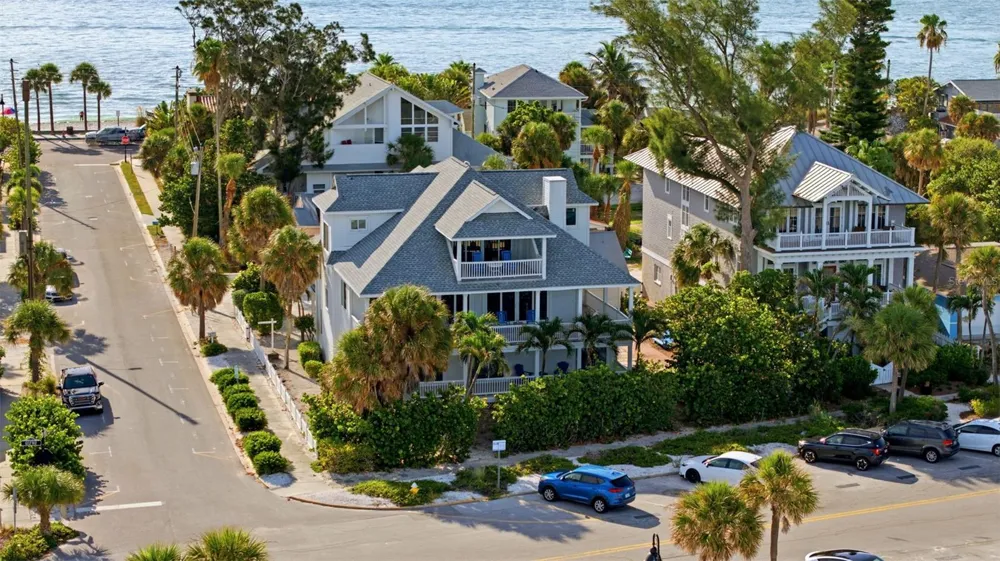 106 2ND AVENUE St Pete Beach, FL 33706